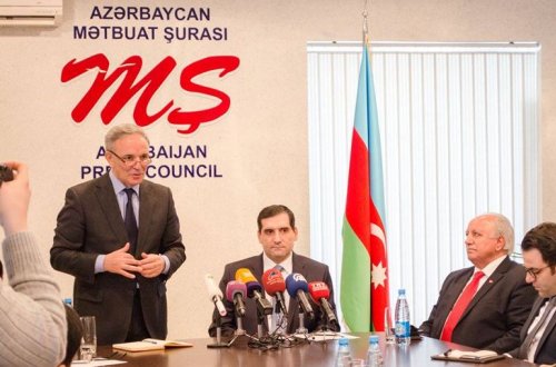 Türkiyənin Azərbaycandakı fövqəladə və səlahiyyətli səfiri Erkan Özoral Mətbuat Şurasında olub