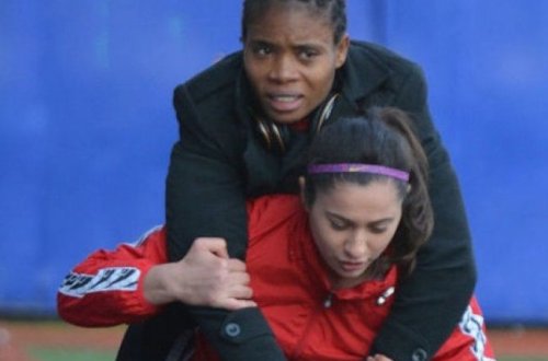 Azərbaycanlı idmançı rəqibini belində daşıdı – FOTO