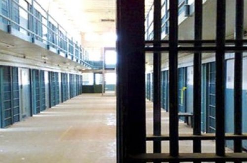 Oğurluğa görə həbs edilən kişi həbsxananı da soydu