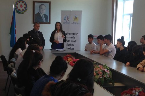 Biləsuvarda “Region gəncləri arasında erkən nikah əleyhinə təşviqat” adlı layihəyə yekun vurulub - FOTOLAR