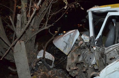 Yük maşını qəza törətdi: Prospektdə hərəkət dayandı