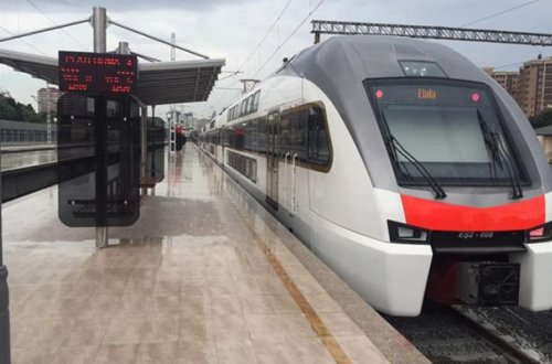 Bakı-Sumqayıt qatarı yolda qalıb