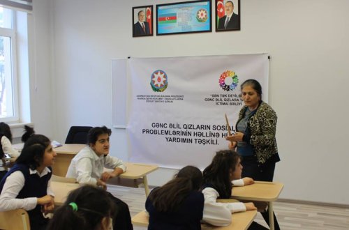 “Gənc Əlil qızların sosial problemlərinin həllinə hüquqi yardımın təşkili” adlı layihəyə uyğun olaraq əlillər üçün kurslar təşkil edilmişdir