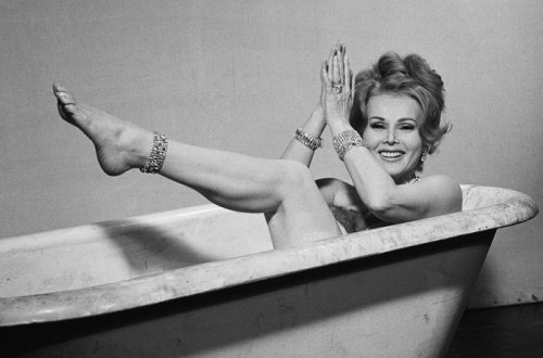 Atatürkü öldürən qadın: `15 yaşımda bəkarətimi pozdu`