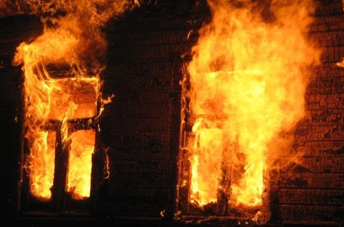 SON DƏQİQƏ: Qaçqınların binasında yanğın: XƏSARƏT ALANLAR VAR - Rəsmi açıqlama/ YENİLƏNİB