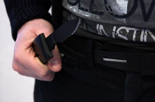 Bakıda xəstəxanada həkimin oğlu özünü bıçaqlayıb