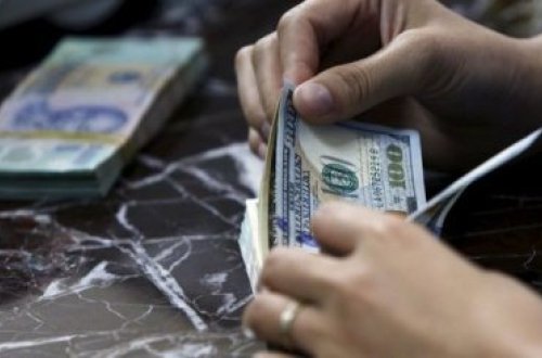 Azərbaycanda ŞOK: 1 dollar 2.50 manat oldu