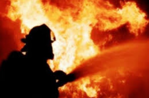 Bakıda tikinti materialları mağazasında güclü yanğın baş verib