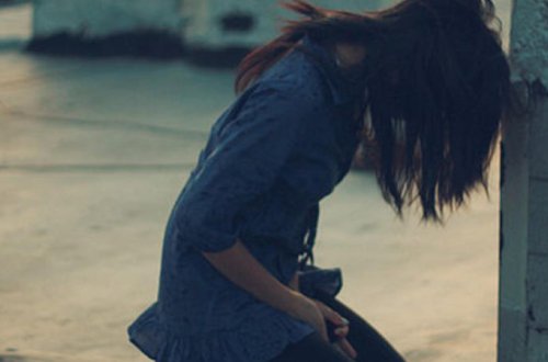 Nişanlı rəfiqəsinin başqası ilə şəkillərini çəkdi, şantaj etdi