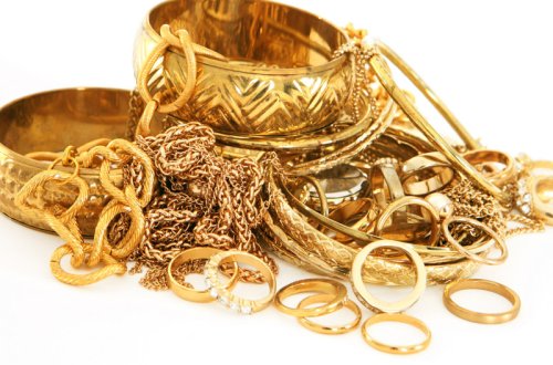 Bakıda satıcının gözü önündə 10 min manatlıq qızıl oğurlandı