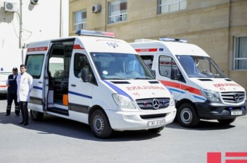 İkinci mərtəbədən yıxılan usta öldü