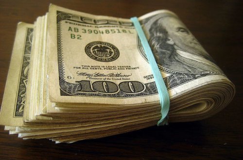 Azərbaycanda dolların məzənnəsi rekord vurdu