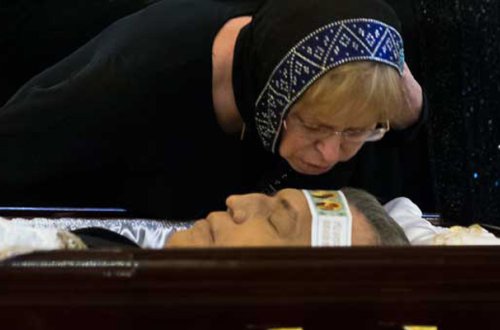 Karlovu Putin şəxsən yola saldı - Dəfndən fotolar