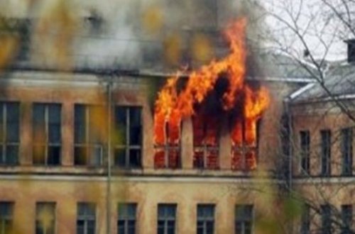 Zərdabda DƏHŞƏT! Məktəb yanıb kül oldu