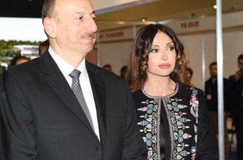 İlham Əliyev və xanımı Marionet Teatrının açılışında