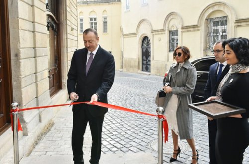 Prezidentlə xanımı “Marionet” teatrının açılışında - Fotolar