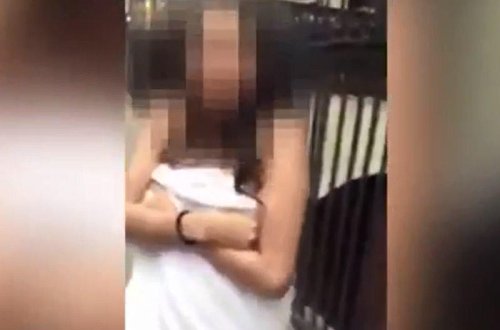 Arvadını soyundurub küçəyə buraxdı - VİDEO