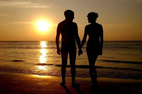 Dəniz sahilində gəzinti tənha ananın zorlanması ilə nəticələnib