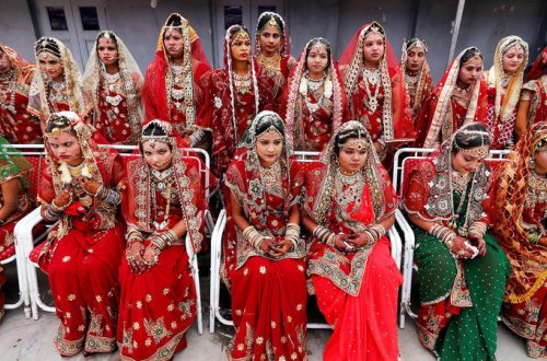 MIİLYADERDƏN İNANILMAZ ADDIM: 236 qıza eyni vaxtda... - FOTOLAR