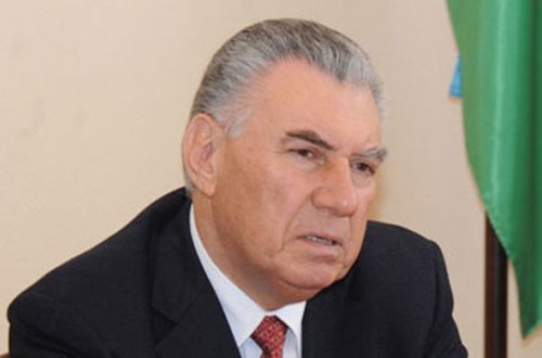 Əli Həsənov qalmaqallı deputat haqqında: O cür sözləri necə işlətmək olar?