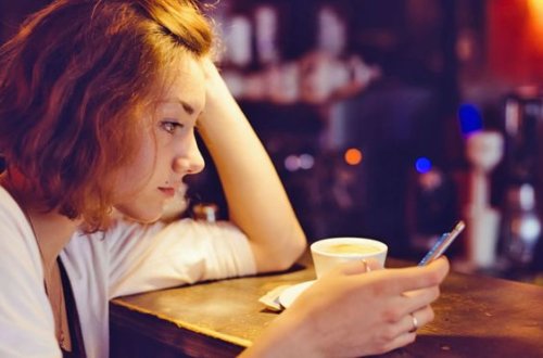 Facebook kimləri bədbəxt edir?