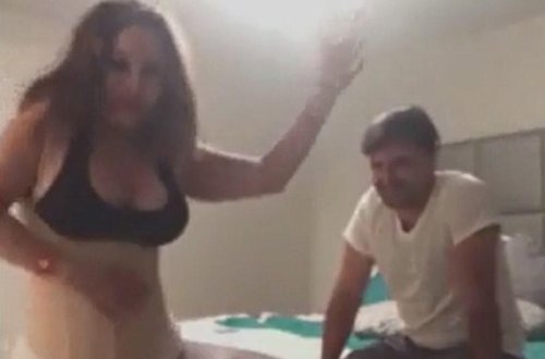 Aparıcının əriylə yataq görüntüləri yayıldı - FOTOLAR