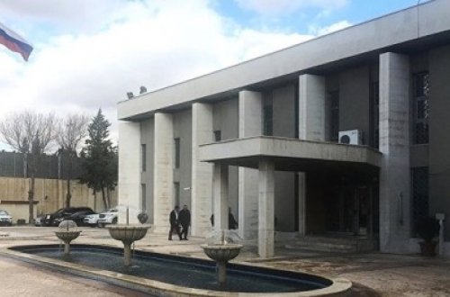 Rusiya səfirliyi atəşə tutuldu