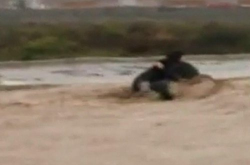 Sel ata və qızını apardı - VİDEO