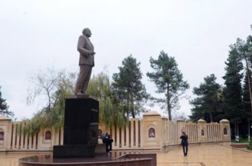 Müəmma - Ağdaşda Heydər Əliyevin heykəli yoxa çıxdı !