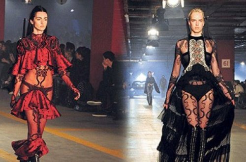 İstanbulda yarıçılpaq şou - FOTO