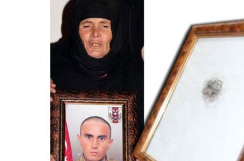 Şəhid anasının saçı tablo oldu - FOTO