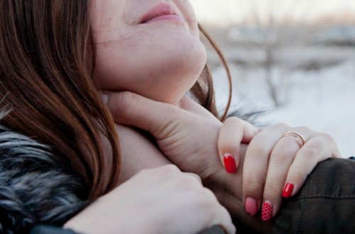 Azərbaycanda kişi arvadını zorlayıb