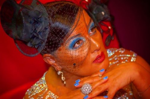 Elza 2017-ci xoruz ilinə şeir yazdı: 