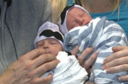 ABŞ-da əkizlər eyni zamanda 2016 və 2017-ci ildə doğulub