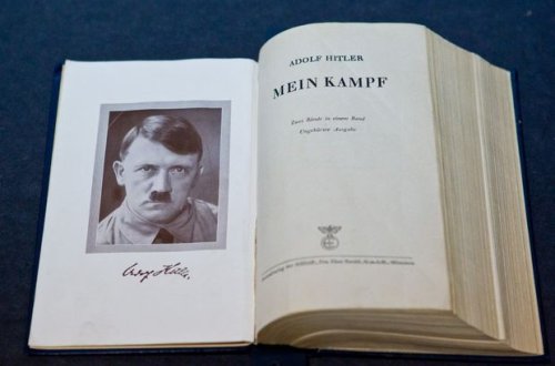 Hitlerin “Mayn Kampf” kitabı Almaniyada bestseller oldu