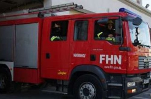 Saatlıda 5 otaqlı ev yandı