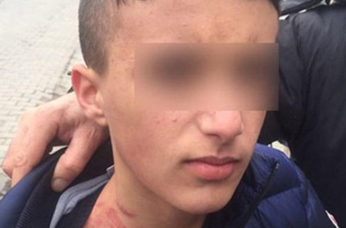 Müəllim şagirdini tualetə aparıb...?