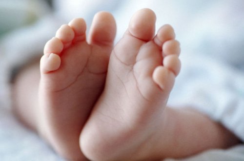 Qusardan Bakıya gətirilən uşaq yolda ölüb