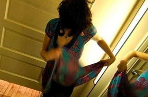 Azərbaycanlı gənclər erməni qızlarını zavodda lüt tutdular - VİDEO