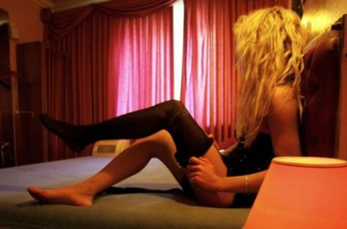 Ölkə ŞOKDA: Polis azərbaycanlı qadının HİV-ə yoluxdurduğu kişiləri axtarır