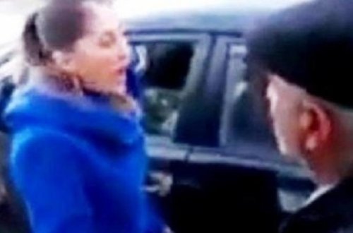 Bakıda BİABIRÇILIQ: Qadın avtobusda sürücü ilə... - VİDEO