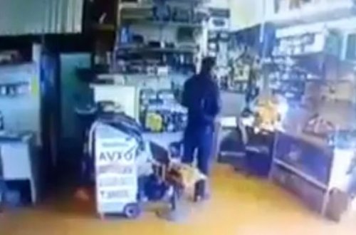 Bakıda oğru kameraya düşdü — VİDEO