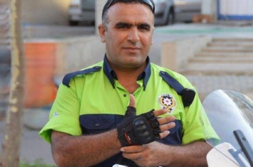 Qəhrəman polisin terrorçuların üstünə getdiyi an- VİDEO