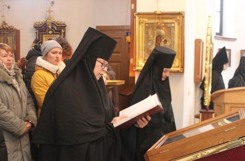 Zəvvar monastırın baş rahibəsini öldürdü - FOTO