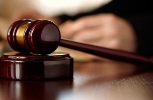 Qulağını kəsib yedi, 7 il həbs cəzası aldı