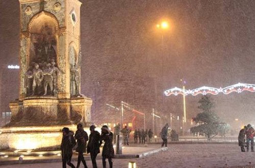 İstanbulda hərəkət iflic oldu — FOTOLAR