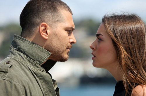 “İçerde”nin kollektivi 8 saat meşədə köməksiz qaldı