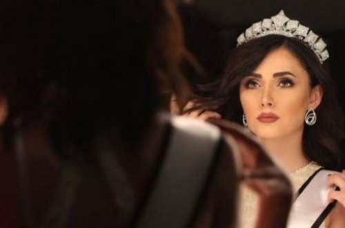 İranlı qız çimərlik paltarı ilə gözəllik müsabiqəsinə qatılır: Mollalar susur - FOTOLAR