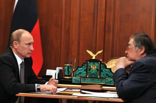 “Çörək var, kartof var...” – Qubernatordan komik Yeni il təbriki - VİDEO