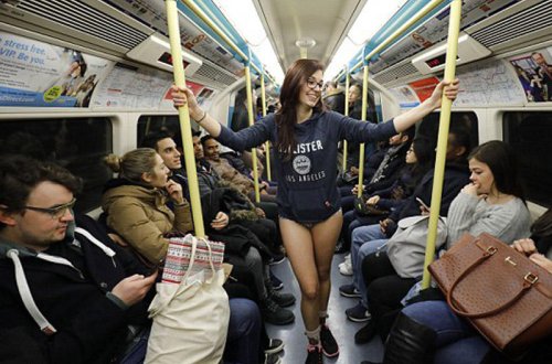 Metroda şalvarsız bir gün - FOTOLAR
